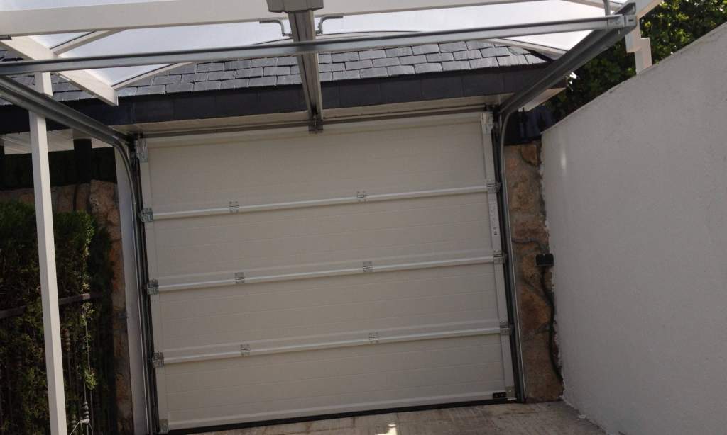 Servicios de motorización de puertas Valencia - Empresa profesional