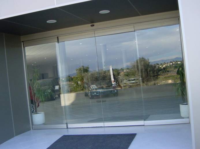 Empresa de montaje de puertas automaticas Valencia