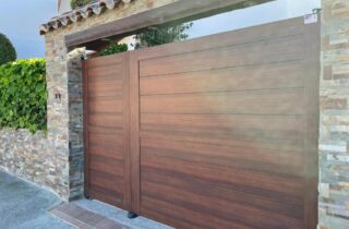 Montaje de puertas correderas de aluminio en Valencia Montaje de puertas correderas de aluminio en Valencia