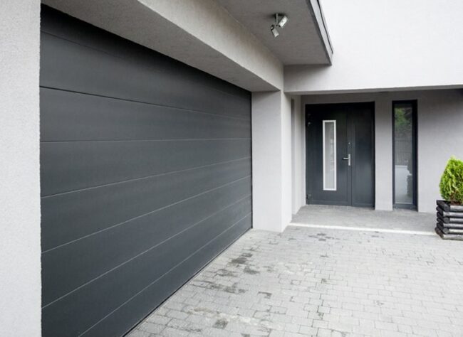 Venta e instalación de puertas de garaje seccionales Valencia Venta e instalación de puertas de garaje seccionales Valencia