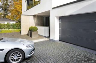 Montaje de puertas seccionales Valencia